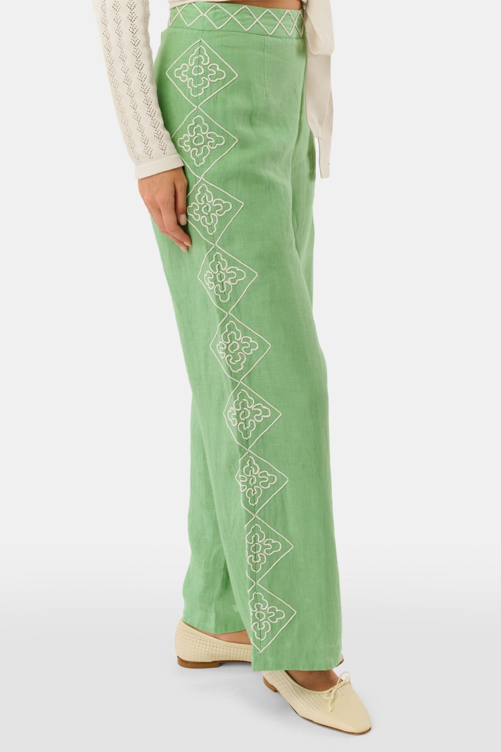 25_ROLLER_RABBIT_WMN_CORDED_MEDALLION_SORELLA_PANTS_GREEN__0973_e70a1864-8570-48a1-9947-48fada206023