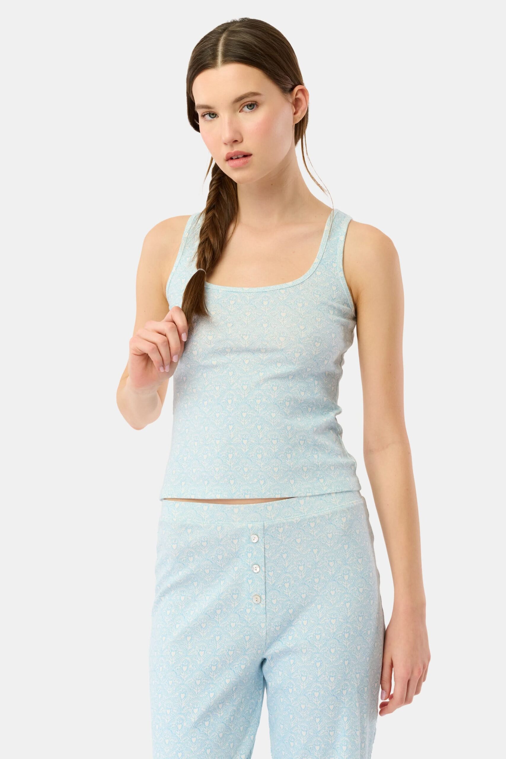 43_WMN-JEMINA-HEARTS-POINTELLE-ASTOR-TANK-LIGHT-BLUE-ROLLER-RABBIT_1763